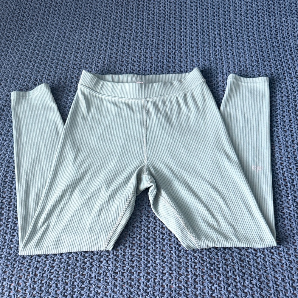 ALO Yoga Light Green Leggings